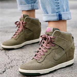Nike Dunk Sky Hi Sneakerboot Women’s 9.5 Olive Green Suede Wedge